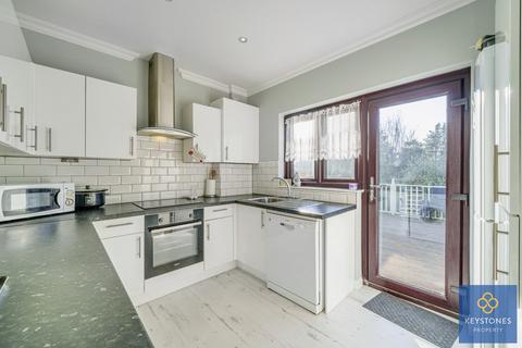 43 Avelon Road, Romford, RM5 3XX