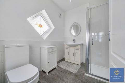 43 Avelon Road, Romford, RM5 3XX
