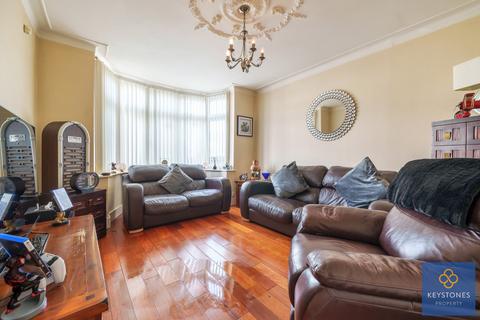 209 Collier Row Lane, Romford, RM5 3JA
