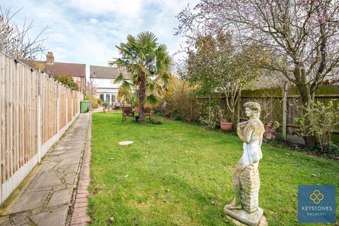 209 Collier Row Lane, Romford, RM5 3JA