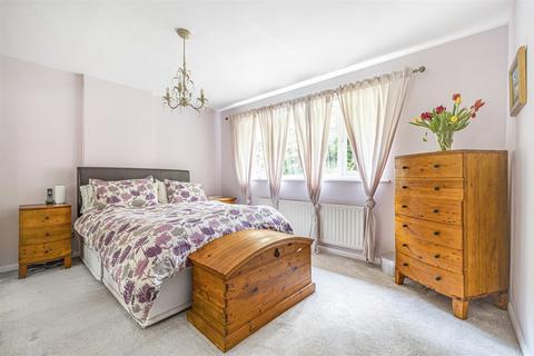 147 Kings Road, Haslemere, GU27 2QQ