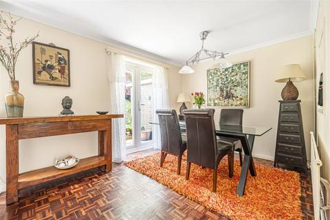 147 Kings Road, Haslemere, GU27 2QQ