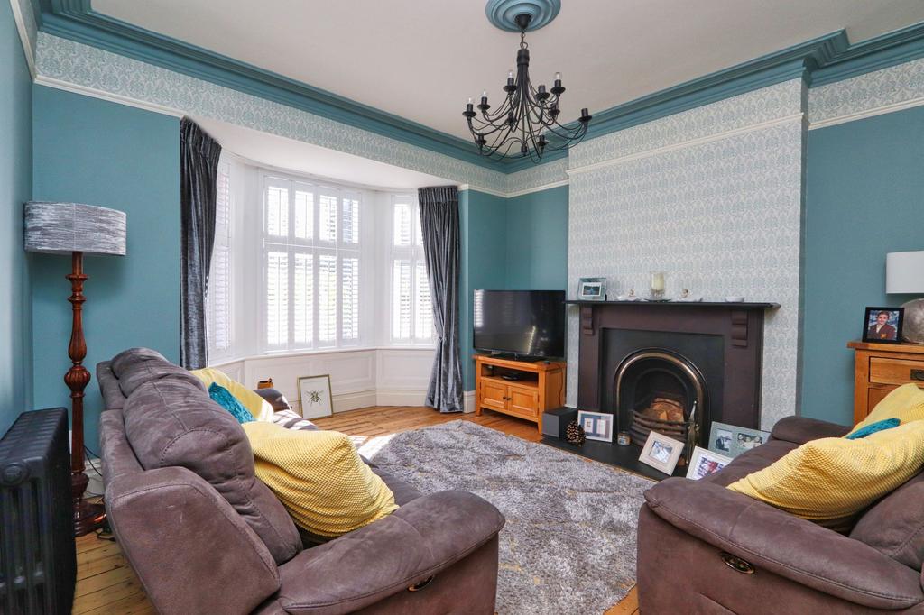 Folly Lane, Swinton, M27 5 bed end of terrace house £550,000