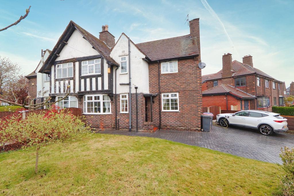 Liverpool Road, Irlam, M44 3 bed semidetached house for sale £255,000