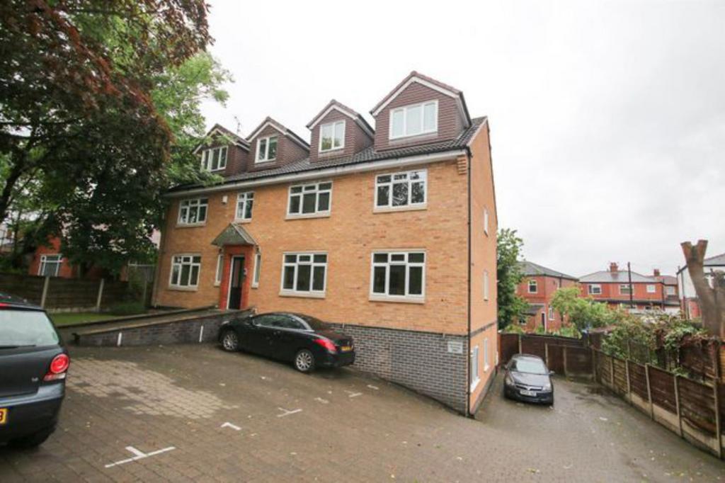 Worsley Road, Swinton, M27 3 bed flat £239,950