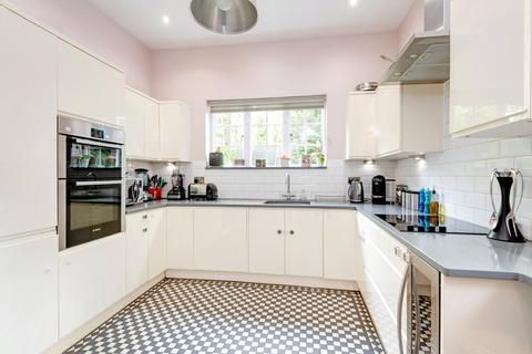4 bedroom semi-detached house for sale, Hill Rise, London