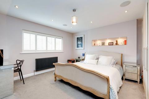4 bedroom semi-detached house for sale, Hill Rise, London