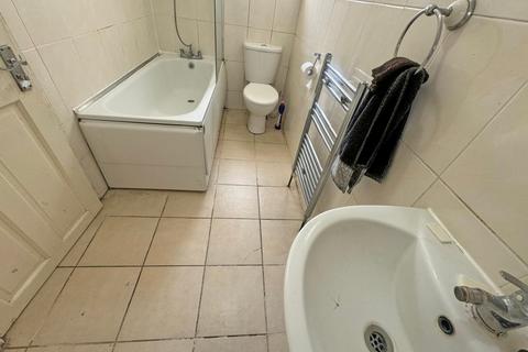 171 Walton Road, London, E12 5RN