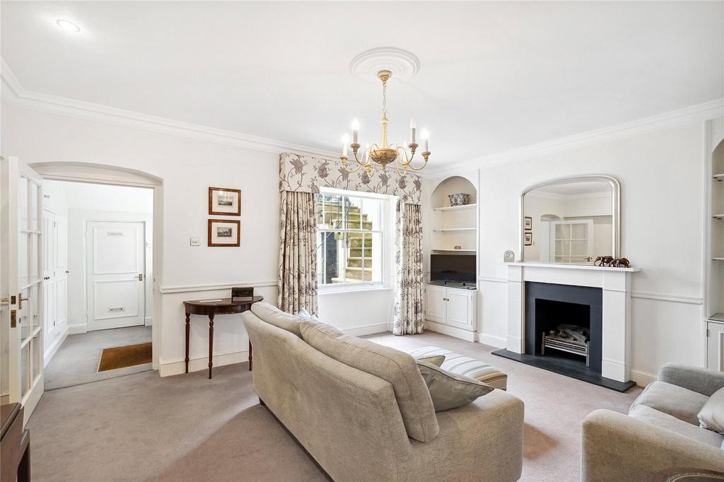 Eccleston Square, London 2 bed house to rent £3,000 pcm (£692 pw)