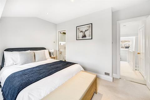 Flat D, 130 Warwick Way, London, SW1V 4JD