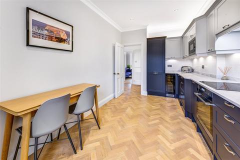 Flat D, 130 Warwick Way, London, SW1V 4JD