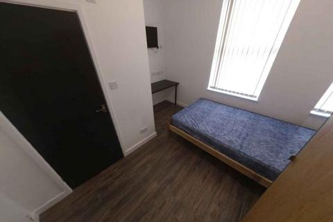 50 Gordon st Room3  En-suite rooms available  bills inc available now
