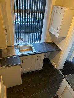 2 bedroom terraced house to rent, Phillpstown, Rossendale