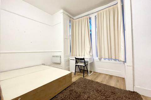 1 bedroom flat to rent - Queen Elizabeth Walk, London N16