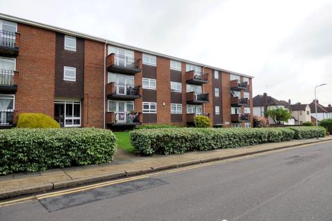 2 bedroom apartment for sale - Hall Lane, Upminster RM14