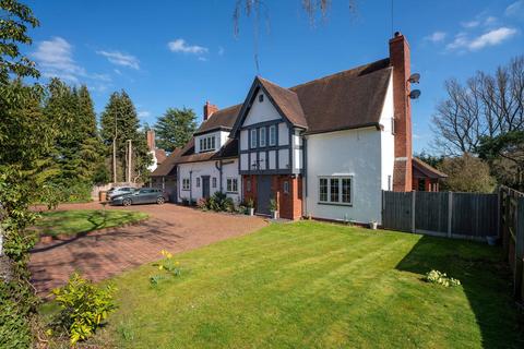 5 bedroom detached house for sale, Lyttelton Road Droitwich Spa, Worcestershire, WR9 7AA