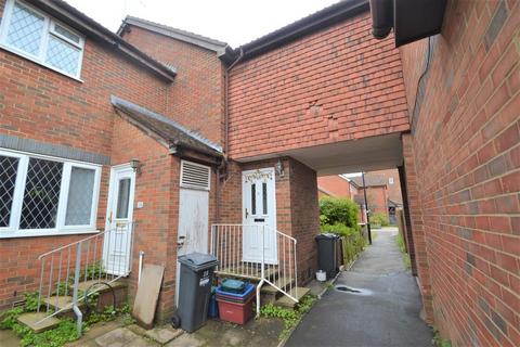 27 Grasmere Close, Feltham, TW14 9QW