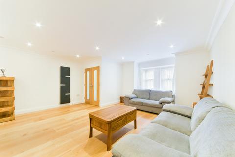 5 bedroom terraced house to rent, Sullivan Road, London, SE11