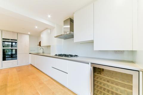 5 bedroom terraced house to rent, Sullivan Road, London, SE11