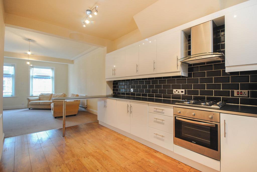 Ormskirk Road, Pemberton, Wigan, WN5 8AT 2 bed apartment to rent £575