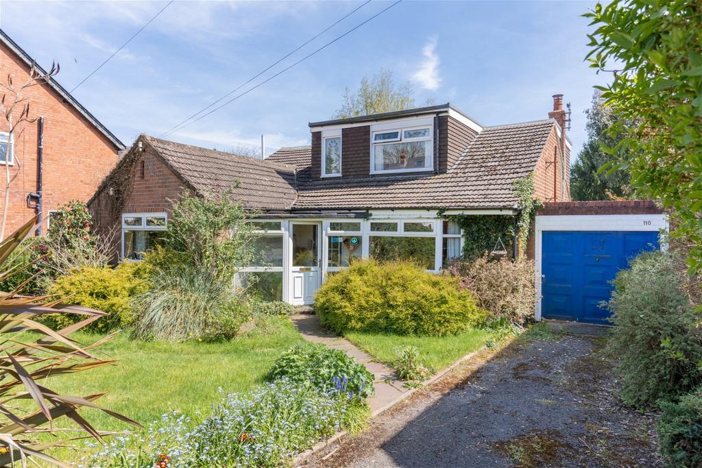 Linthurst Newtown, Blackwell, B60 1BS 3 bed detached house £450,000