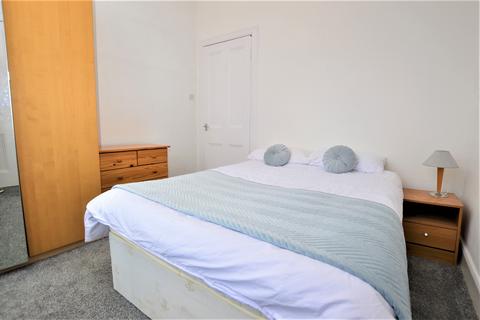 2 bedroom flat to rent, Dalry Road, Edinburgh, EH11