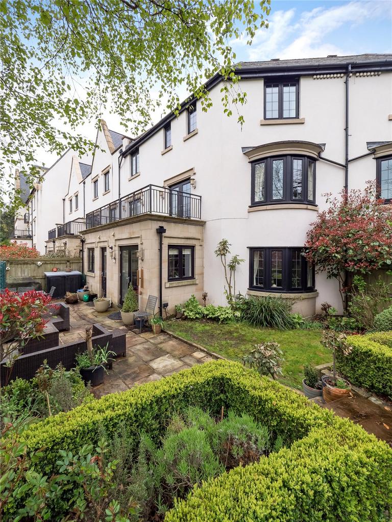 Brook Lane, Alderley Edge, Cheshire, SK9 4 bed mews for sale £960,000