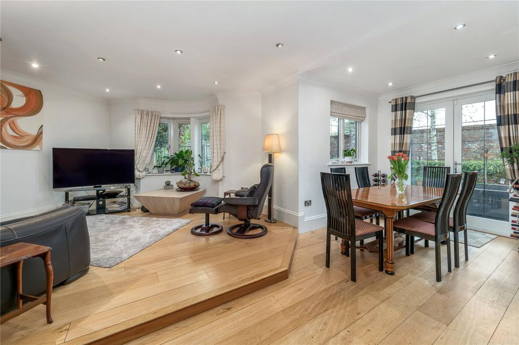 Sitting/Dining Room