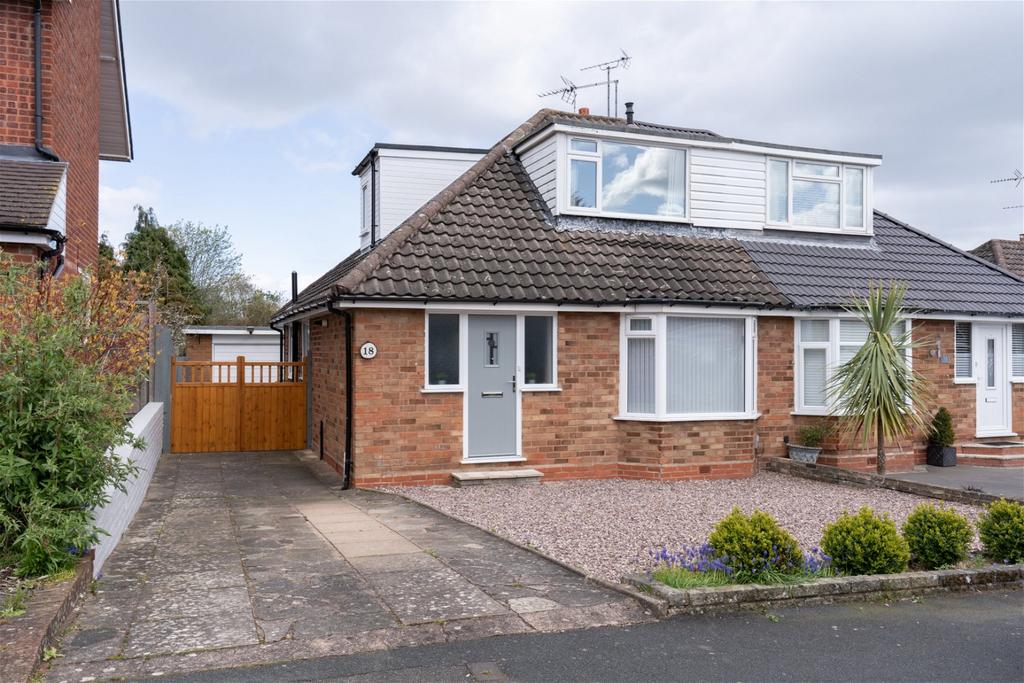 Hinton Avenue, Alvechurch, B48 7LY 2 bed semidetached bungalow £350,000