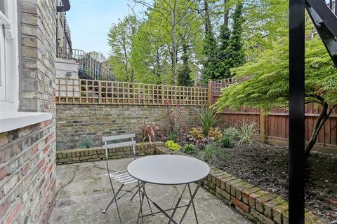 12a Tabley Road, London, N7 0NQ