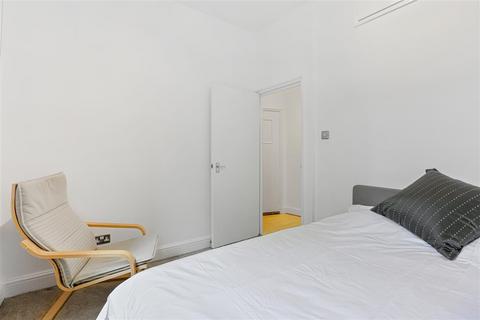 12a Tabley Road, London, N7 0NQ