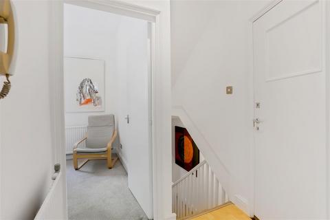12a Tabley Road, London, N7 0NQ