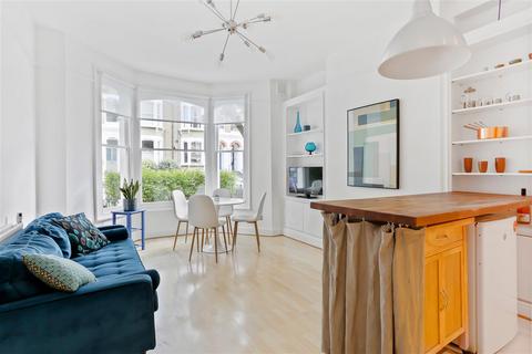 12a Tabley Road, London, N7 0NQ