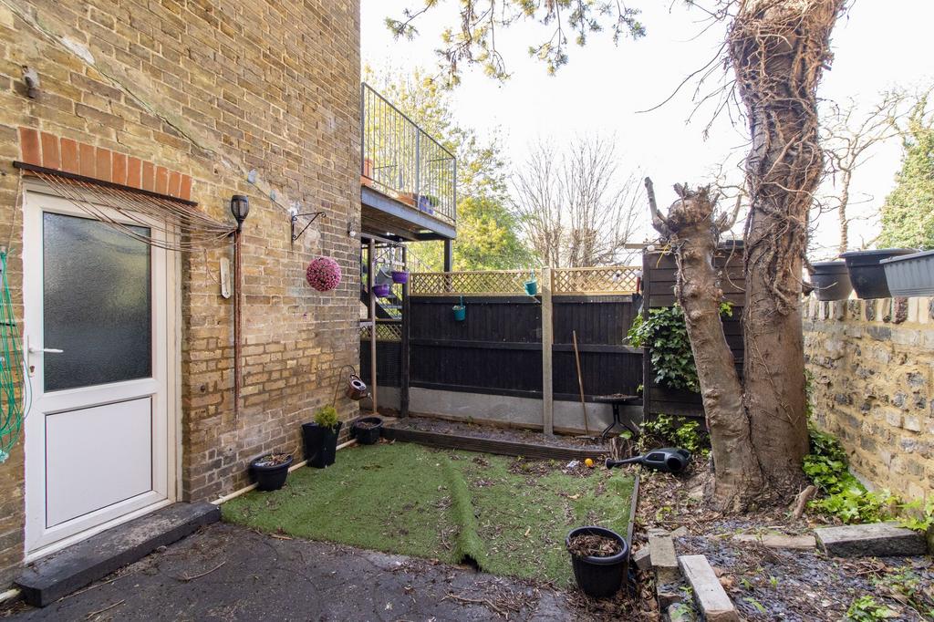 Madeira Road, Margate, CT9 2 bed flat for sale £150,000