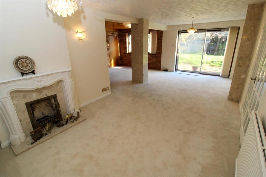Thorburn Road, Northampton, NN3 3DA 5 bed detached house £795,000