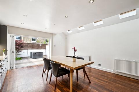 4 bedroom terraced house to rent, Burland Road, SW11