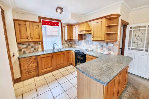 3 bedroom detached house to rent, North Road, Holsworthy EX22