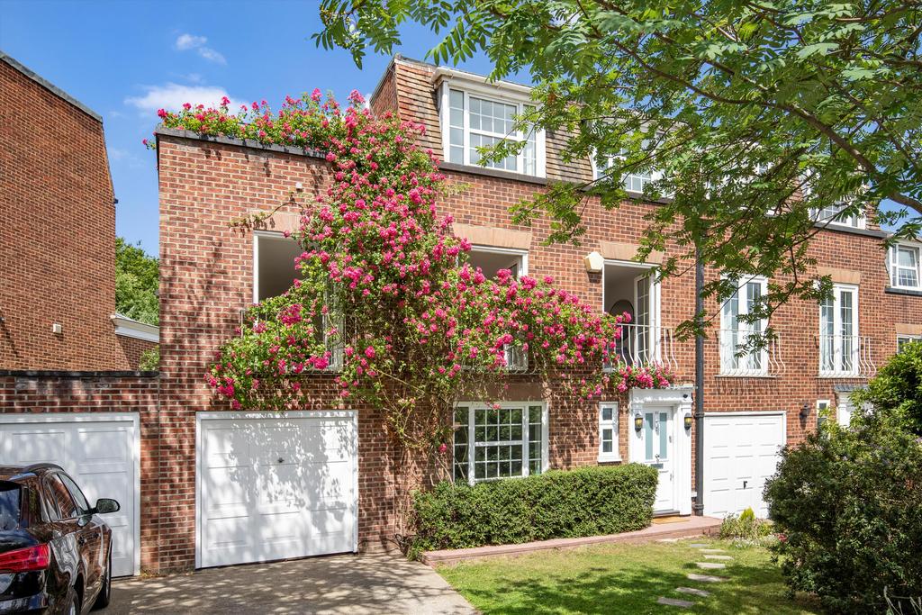 Newstead Way, Wimbledon, London, SW19 4 bed townhouse £6,300 pcm (£
