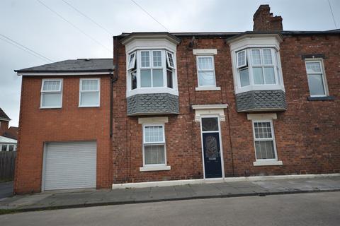 3 bedroom end of terrace house for sale, St. Michaels Avenue North, South Shields