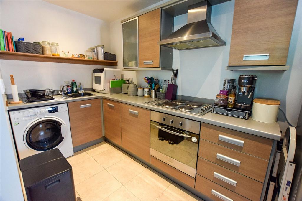 Eccles Fold, Eccles, M30 2 bed flat for sale £125,000