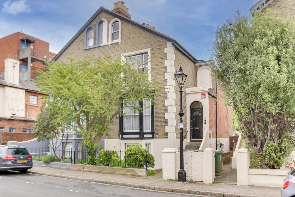 Albany Road, Southsea 2 bed apartment for sale £230,000