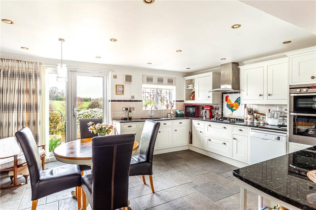 Codicote Heights, Rabley Heath Road, Welwyn, Hertfordshire 5 bed