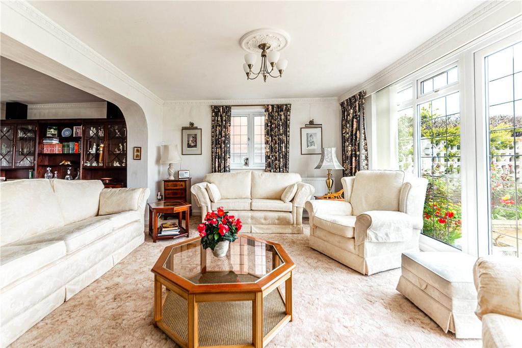 Codicote Heights, Rabley Heath Road, Welwyn, Hertfordshire 5 bed