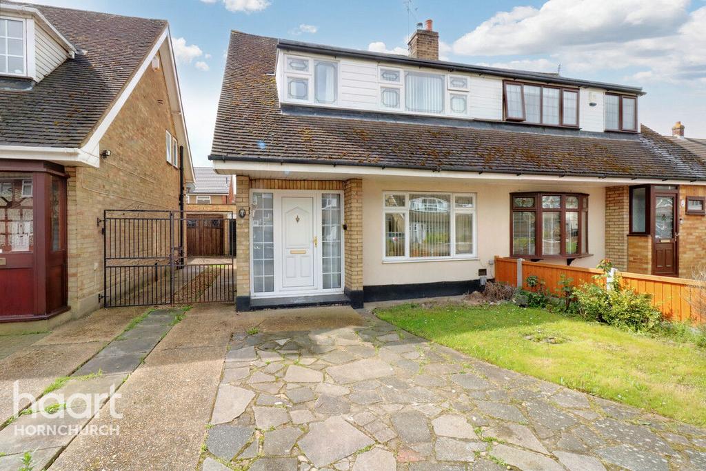 Wiltshire Avenue, Hornchurch 3 bed semidetached house for sale £400,000