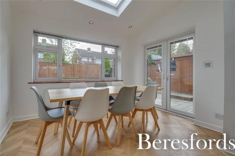 16 Quennell Way, Hutton, Brentwood, CM13 2RS