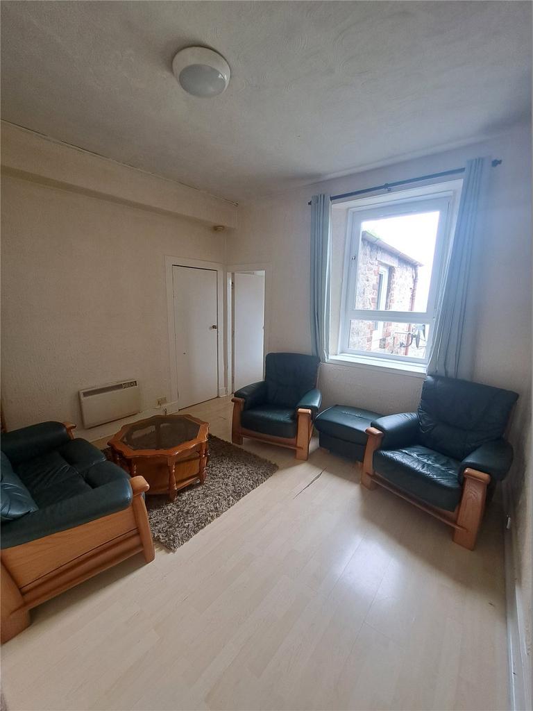 Victoria Road, Torry, Aberdeen, AB11 1 bed flat to rent £395 pcm (£91 pw)
