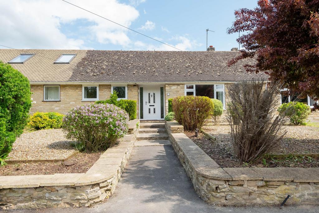 New Mill Lane, Witney, OX29 2 bed terraced bungalow for sale £325,000
