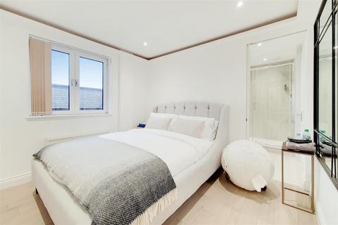 2 bedroom apartment to rent, William Morris Way, Chelsea London, SW6