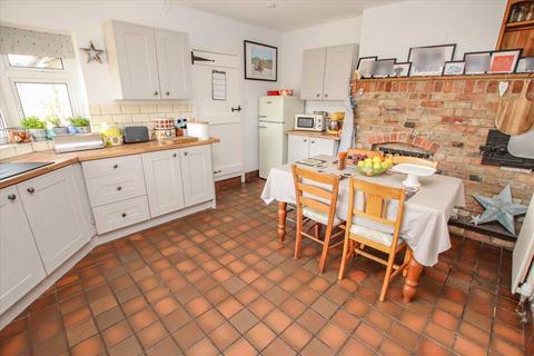 4 bedroom semi-detached house for sale, East Road, Navenby, Lincoln