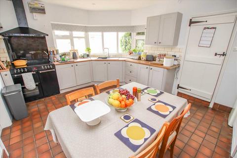 4 bedroom semi-detached house for sale, East Road, Navenby, Lincoln